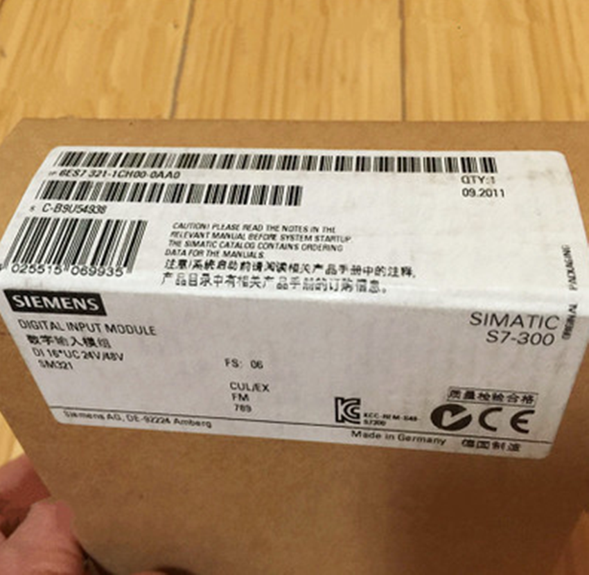 1 PC New Siemens 6ES7 321-1CH00-0AA0 Digital Module In Box