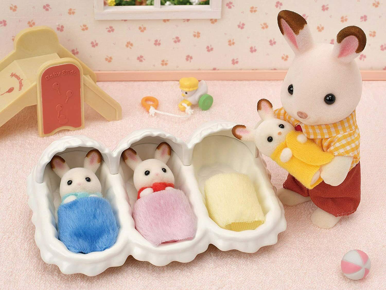 Sylvanian Families Triplets Care Set with Figures & Accessories 5532 Age 3+