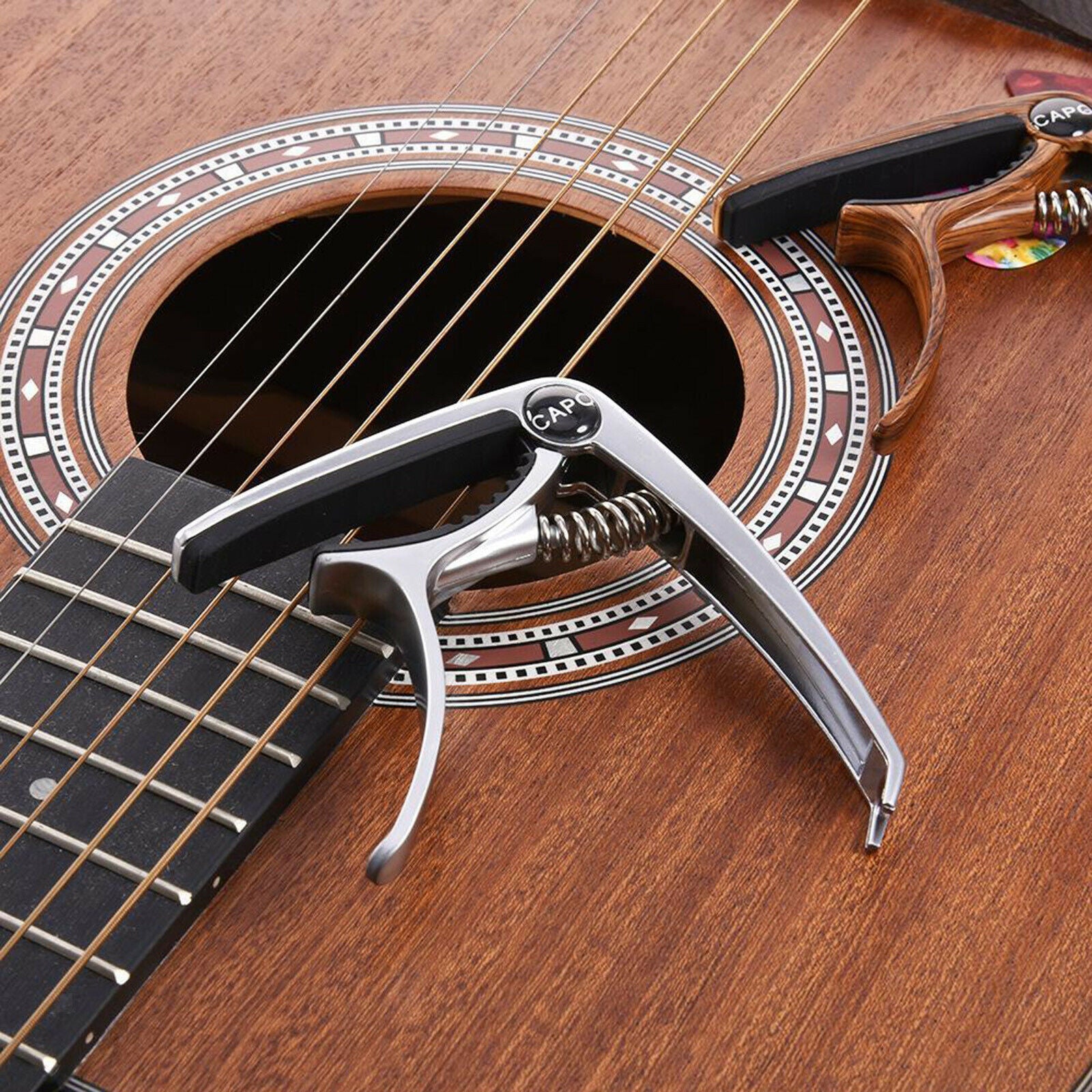 Metal Guitar Capo with 5 Picks Electric Guitar Ukuleles Banjos Parts Accs -