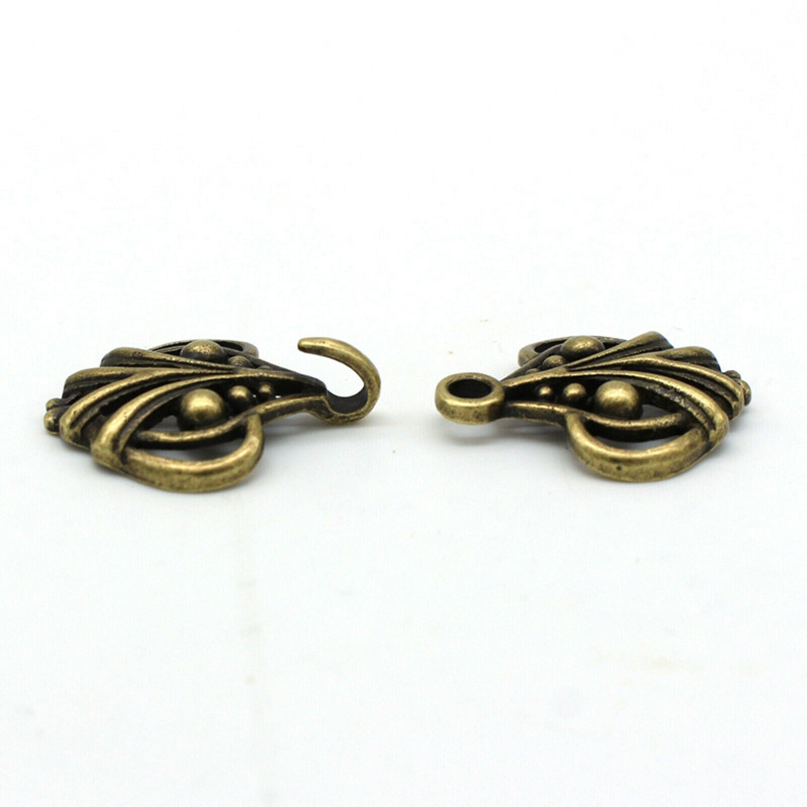 4Pair Cardigan Sweater Pins Buckle Hooks Eyes Brooch Clip Fastener Shirt