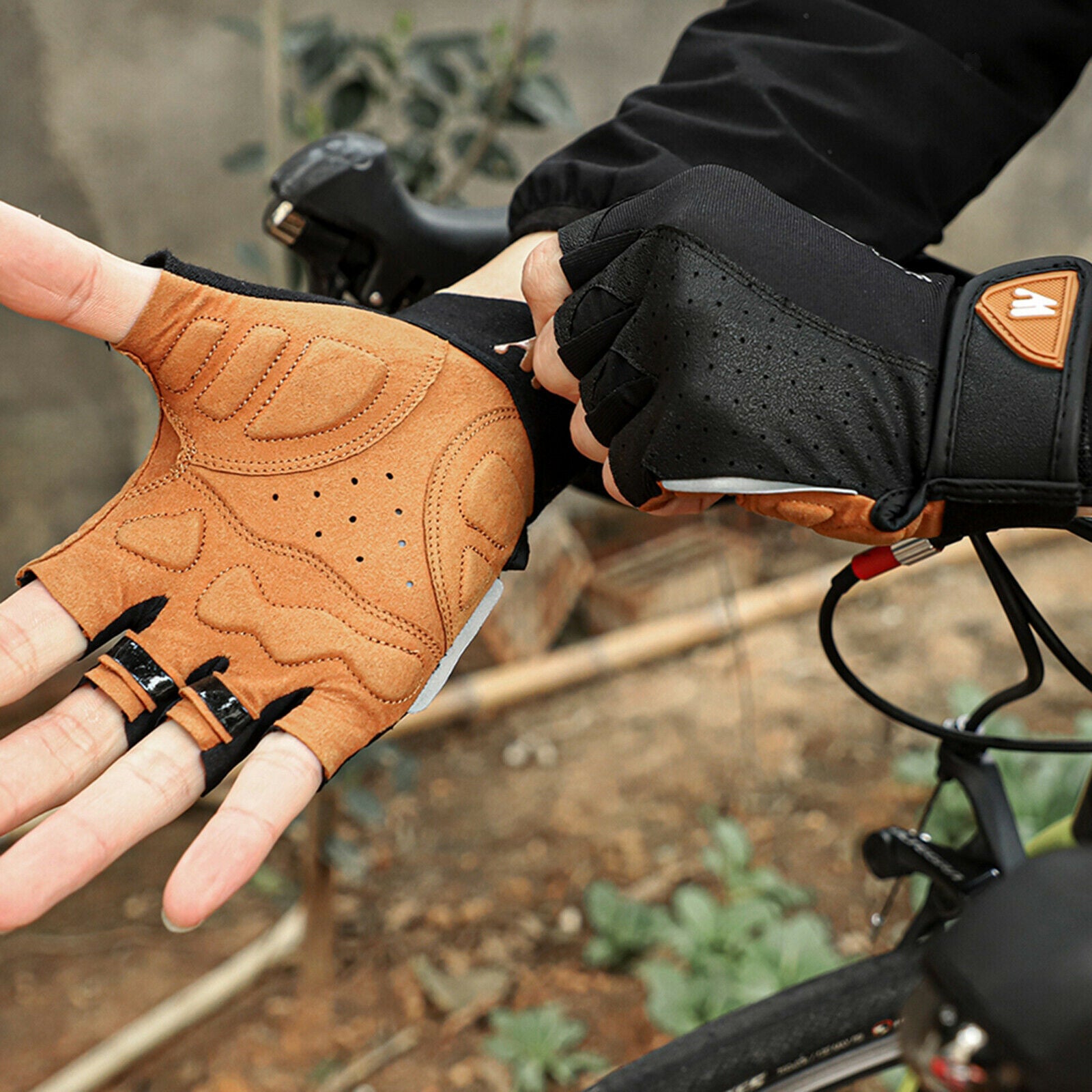 Sports Cycling Gloves Bike Bicycle Half Finger MTB Gloves 19x11cm