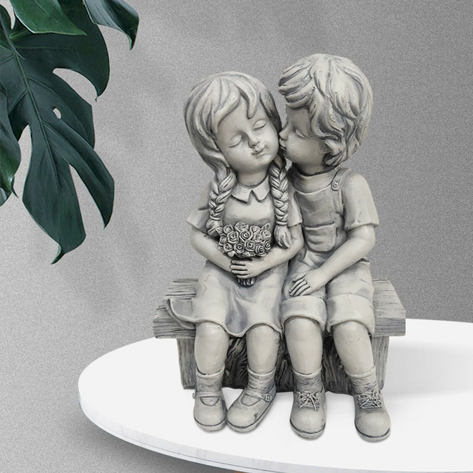 Mini Kissing Boy and Girl Garden Statue Sculpture Home Pool Decoration
