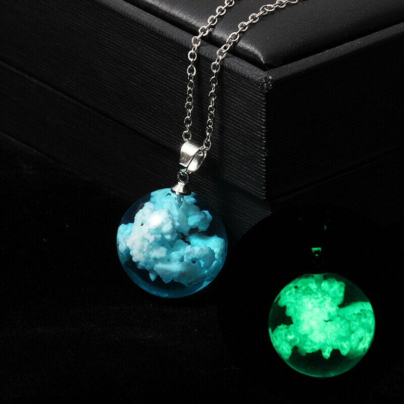 Fashion Transparent Sky Cloud Round Necklace Glow in the Dark Necklace Jewelr Qx