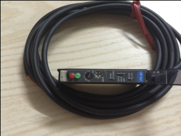 1Pcs 100% new KEYENCE Kean fiber amplifier FS-M1