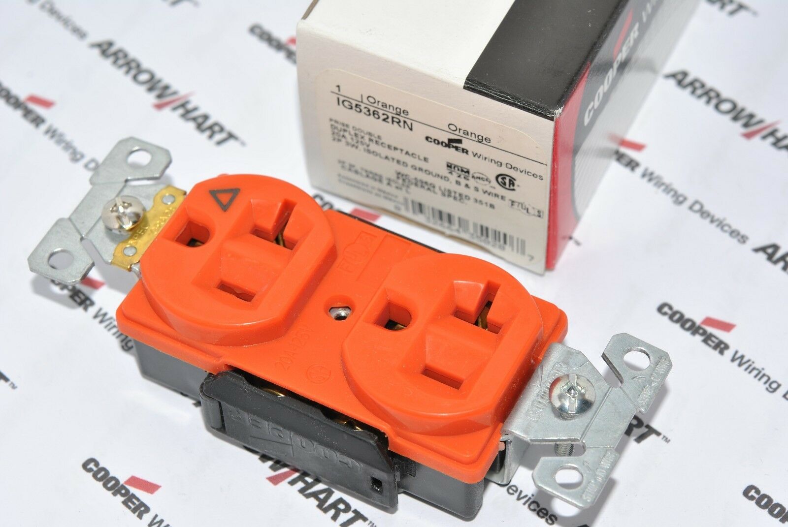 1pcs-COOPER IG5362RN 20A 125V Isolated Premium Industrial Grade Receptacle