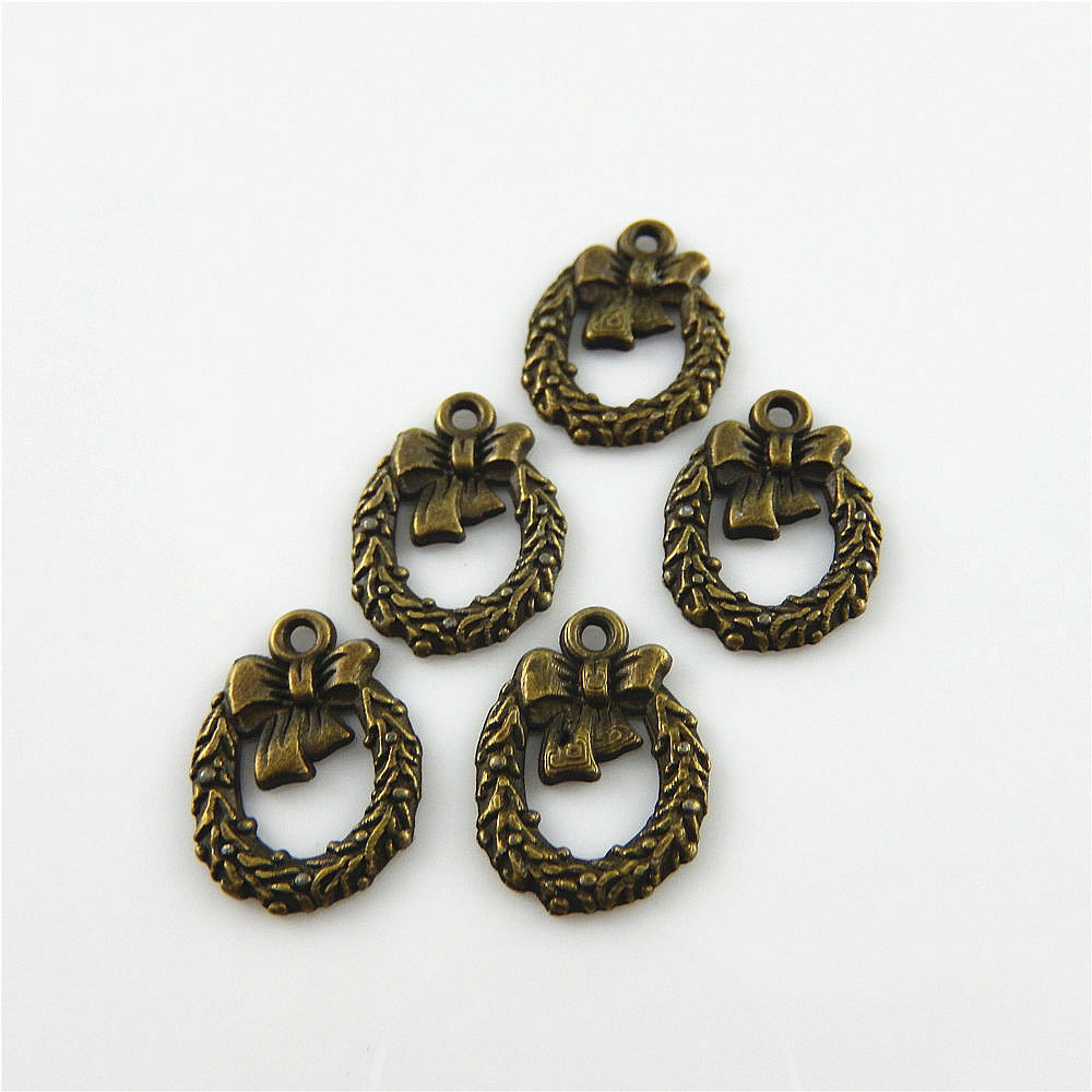 100 Retro Bronze Christmas Wreath Charm Alloy Pendant Xmas Craft Jewelry 14*12mm