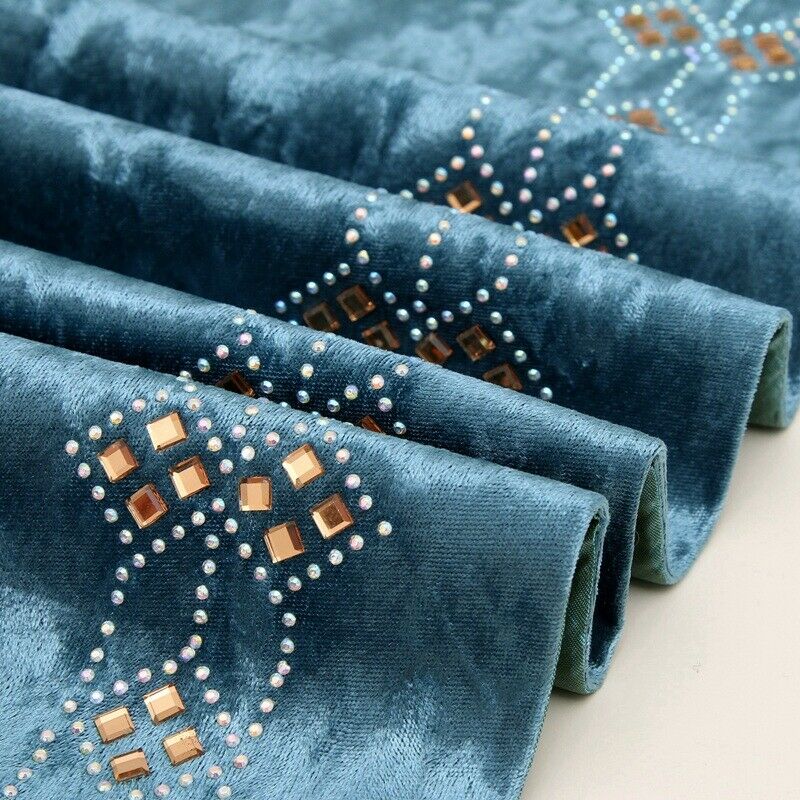 High-End Luxury with Diamonds on Both Sides Of High-End Table Runner Bed andX2I3