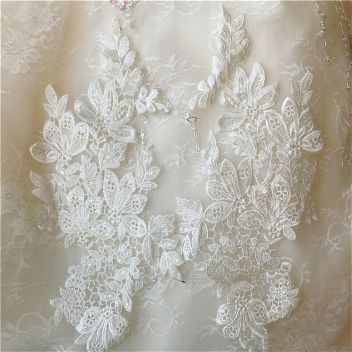 1Pair Trim Embroidery Lace Applique Sewing Motif DIY Wedding Bridal Dress Crafts