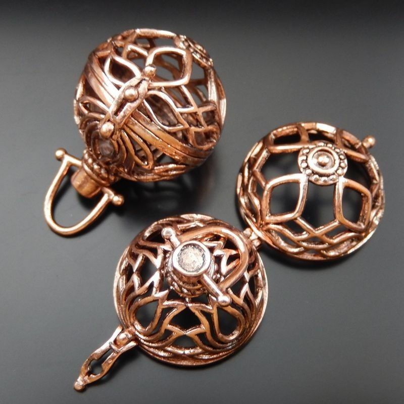 39672 Red Copper Tone Ball Shaped Pendant Charms Jewelry Lockets 29X25X30mm 2pcs