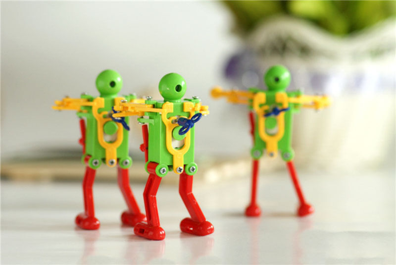 3x Real Ritzy Child Plastic Clockwork Spring Wind Up Dancing Robot Toys Gi.l8