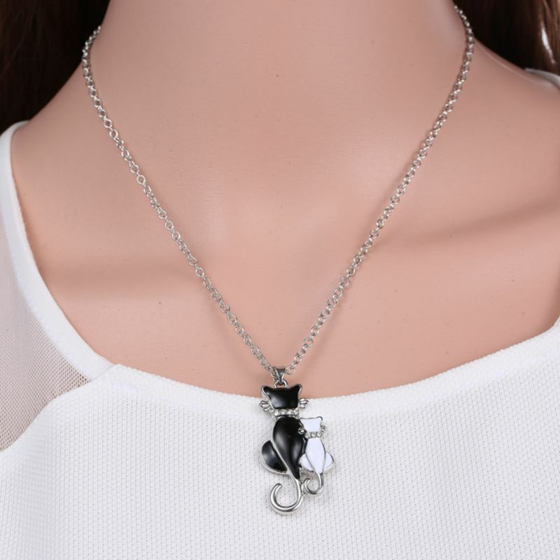 White & Black Mom & Child Cats Pendant Necklace Fashion Women Charm Gift