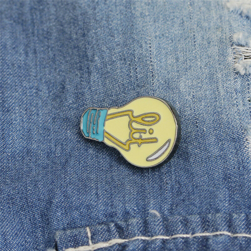 Cartoon Light Bulb Brooch Pin Enamel Brooch Corsage Jacket Badge Jewelry G.l8