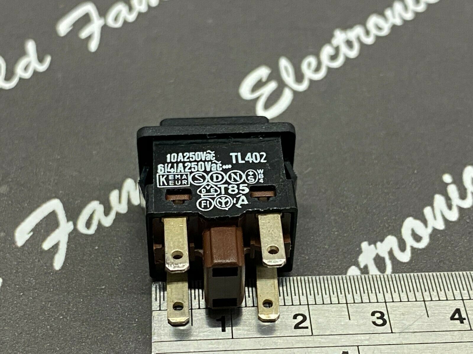 1pcs -KAUTT U. BUX TL402 10A 250Vac ON-OFF Push Button Switch Germanny NOS