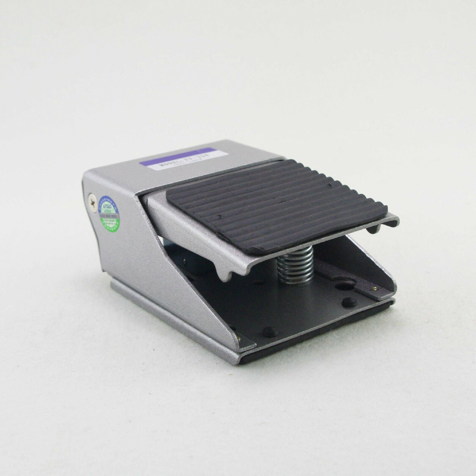 1PCS 3 Way 2 Position 1/4"BSPT Pneumatic Foot Pedal Operated Manual Valve