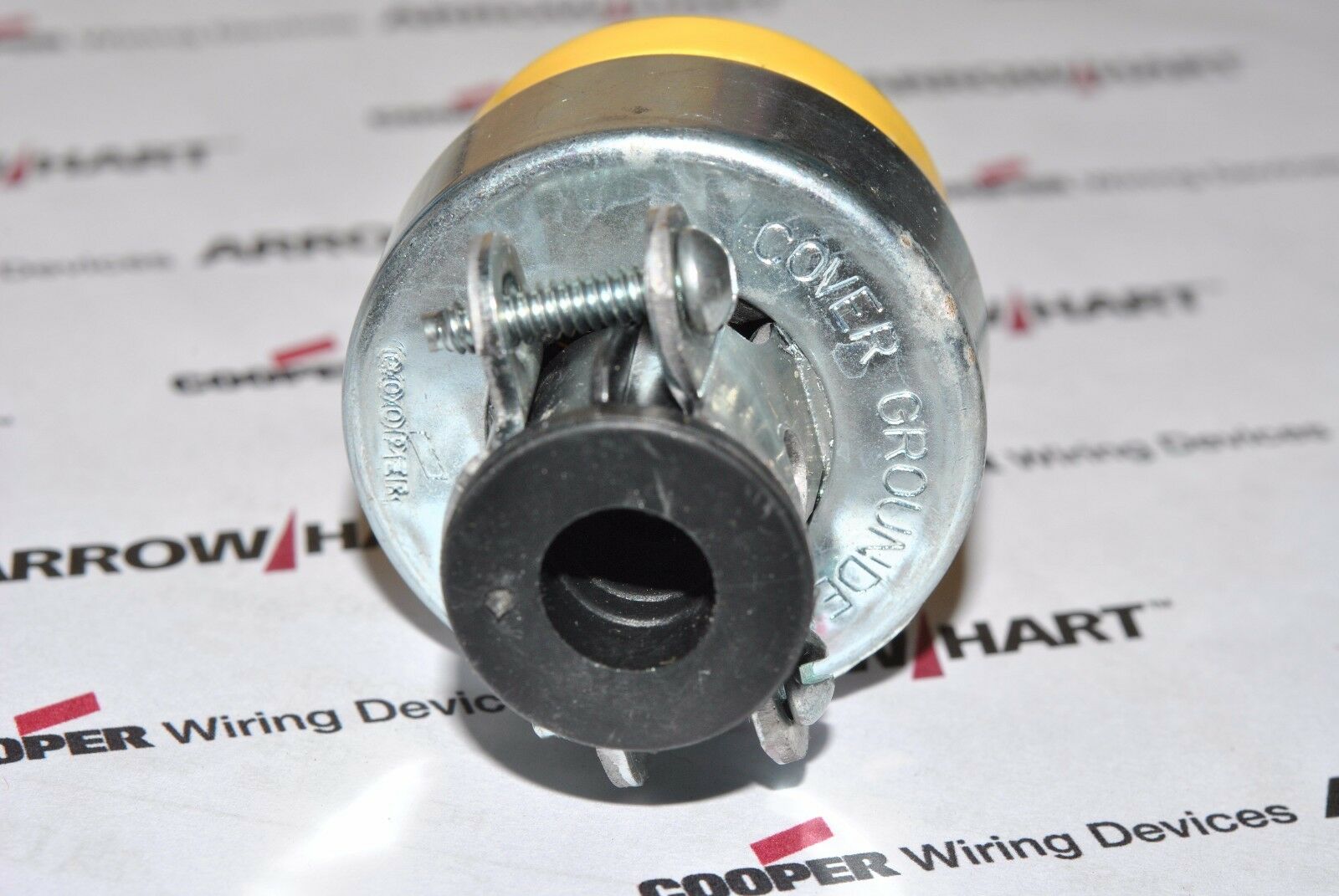 1pcs-COOPER WIRING 2866 15A 250V 6-15 Vinyl Armored and Rubber Plug