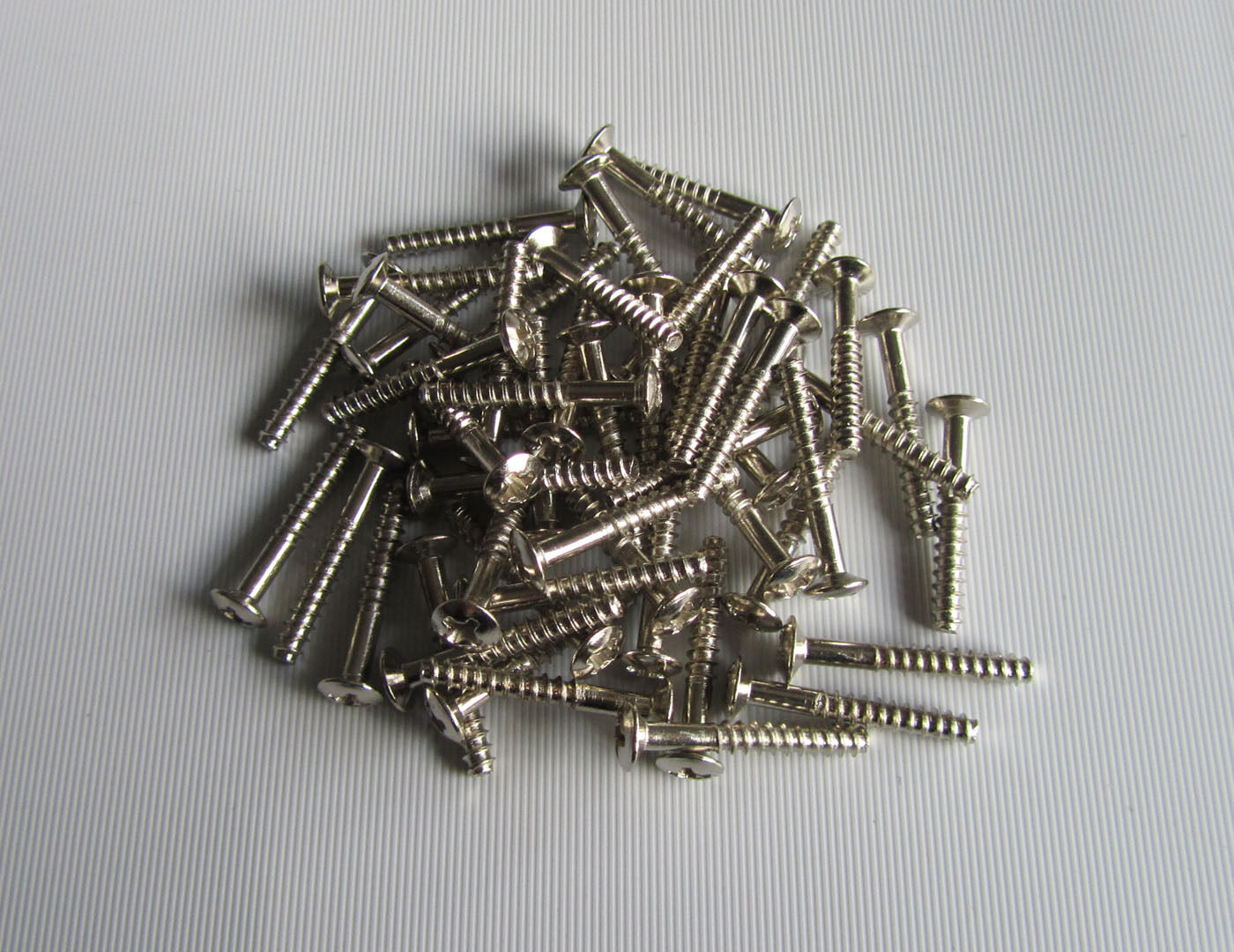 50x Single Coil Pickup Screws 22mm Pickup Mounting Screw for Strat Tele Nickel