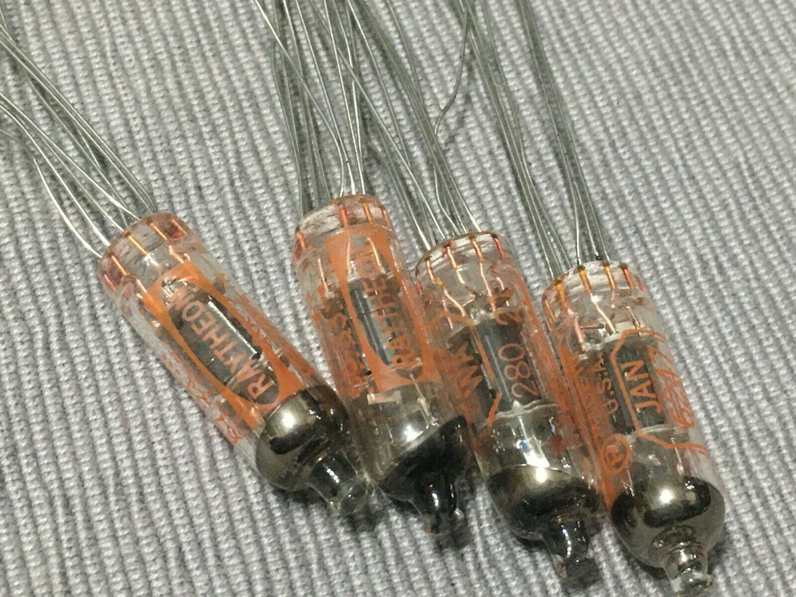 1PCS - RAYTHEON 6247WA Vacuum tube NOS NIB