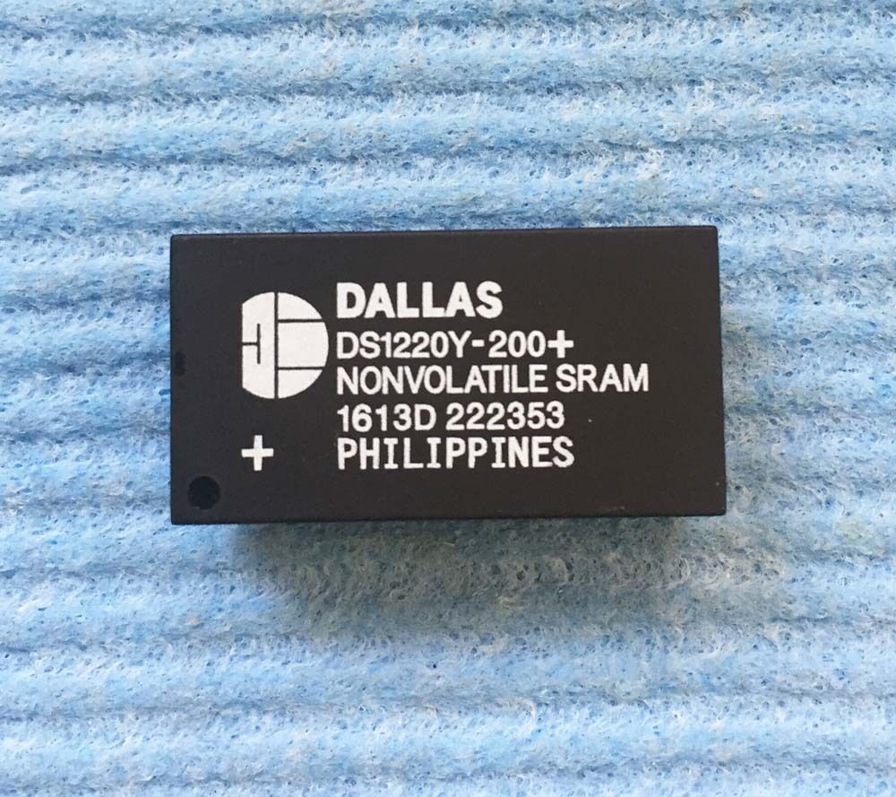 1PCS DS1220Y-200 DALLAS DS1220Y-200+ DIP