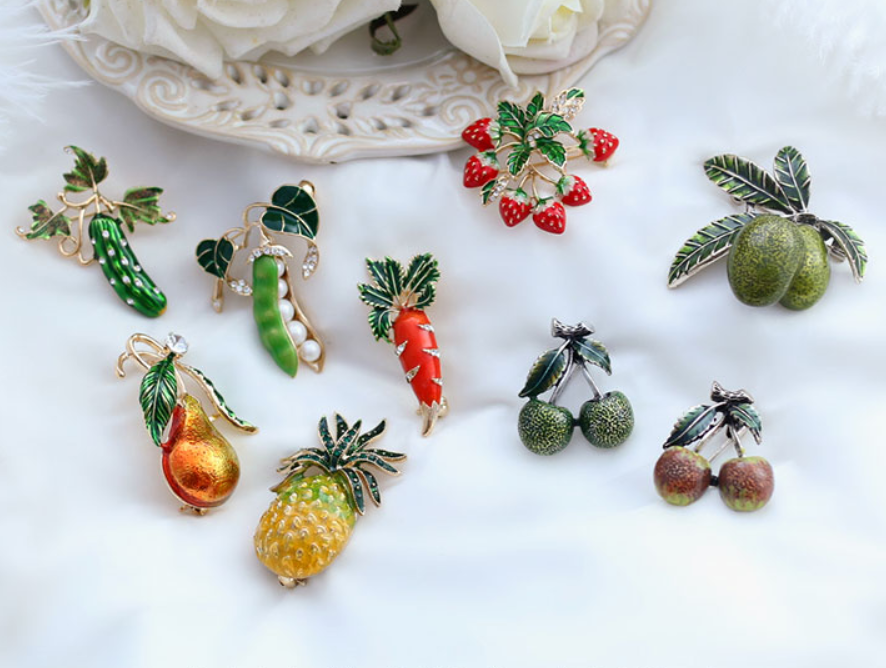 Stunning Women Rhinestone Pineapple Fruit Shape Enamel Brooch Pin Jewelry