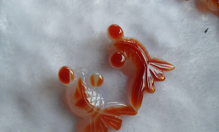 10PCS natural hand-carved agate pendants goldfish Accessories AAA
