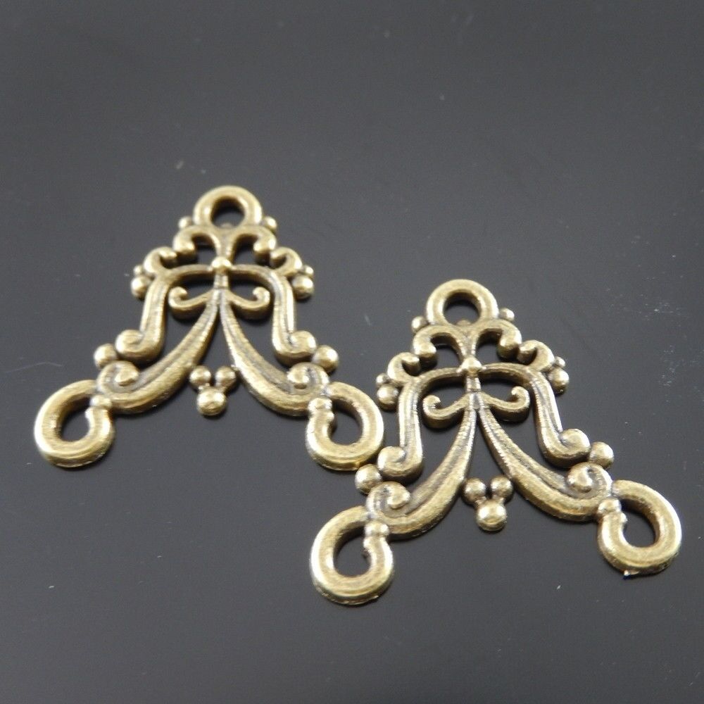20 pcs Antiqued Bronze Alloy Floral Pendants 16x12mm Jewelry Connectors 31395