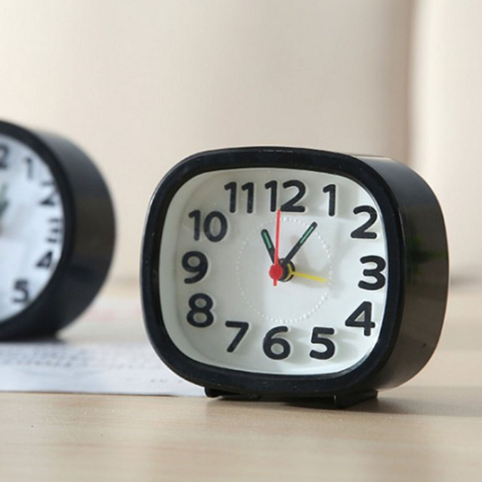 Travel Clock Non-ticking Analog Alarm Clock Silent Quartz Movement-Black