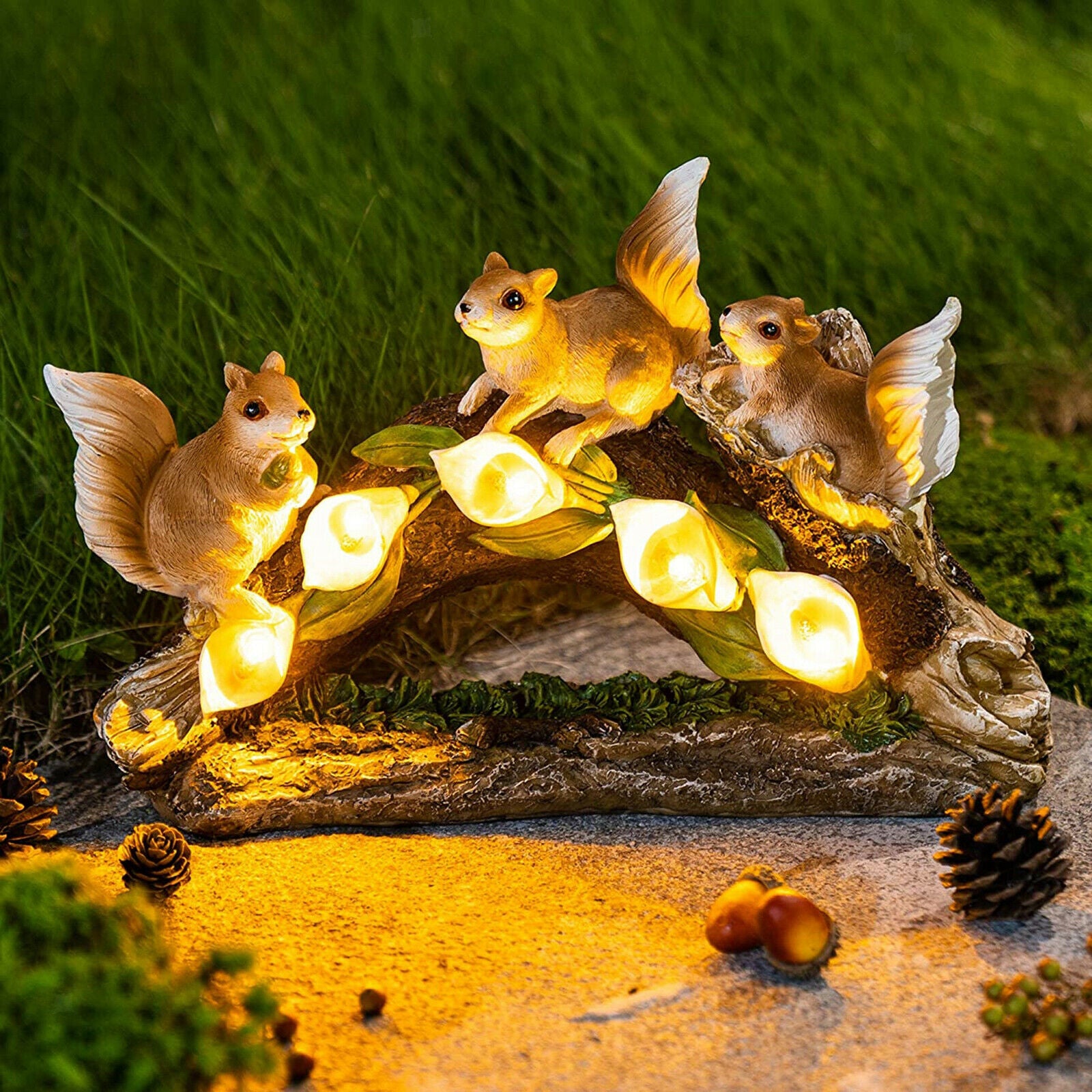 Squirrel Statue Waterproof Solar Powered for Garden Yard Ornament Fall Decor