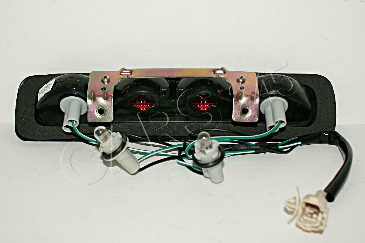 95-05 Mitsubishi L200 Rear Stop Lamp Tailgate Light