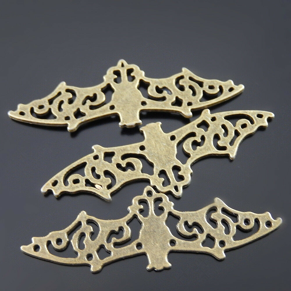 20pcs/pack Retro Bronze Alloy Hollowed Flying Bat Charm Pendants Jewelry Crafts
