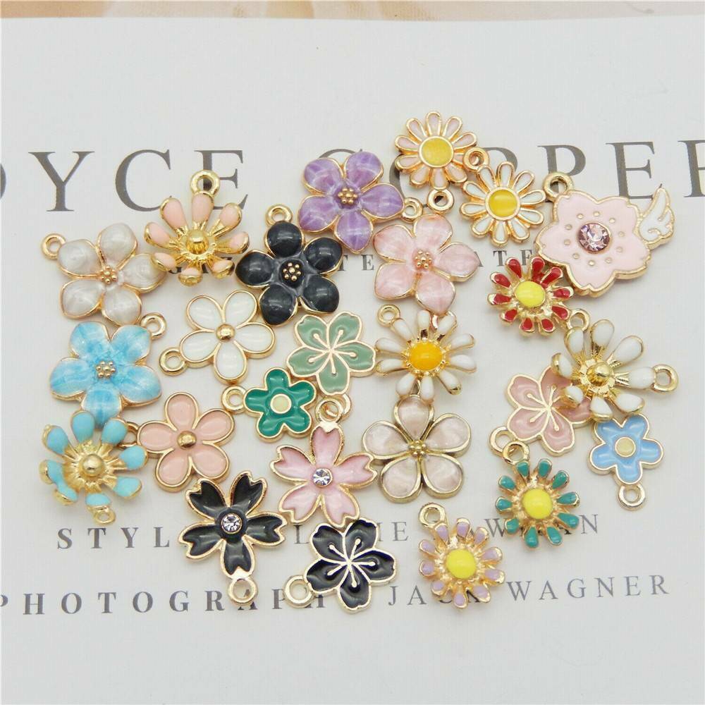 40PCS Alloy Enamel Mixed Assorted Daisy Flower Pendant Charm DIY Making Jewelry