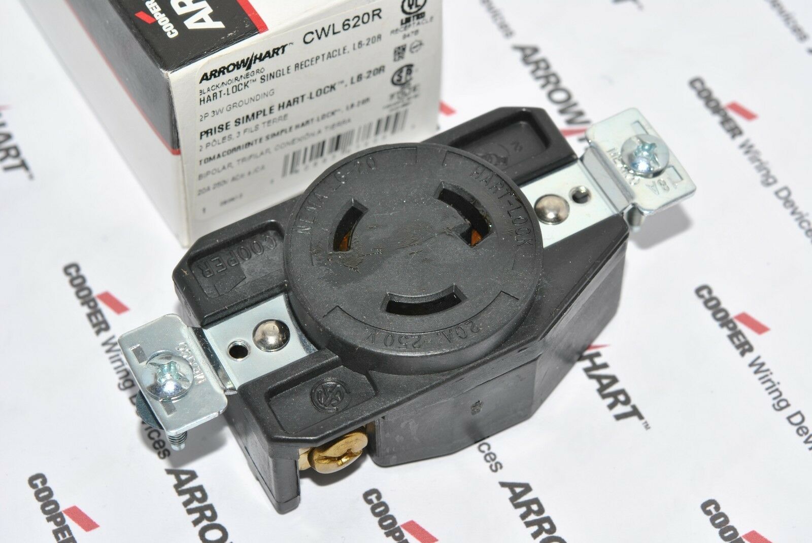 1pcs-COOPER CWL620R NEMA L6-20R 20A 250V Twist Hart-Lock Locking Receptacle