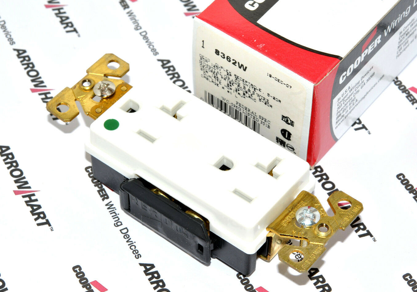 1pcs-COOPER 8362W 20A 125V Premium Decorator Hospital Duplex Receptacle 5-20R