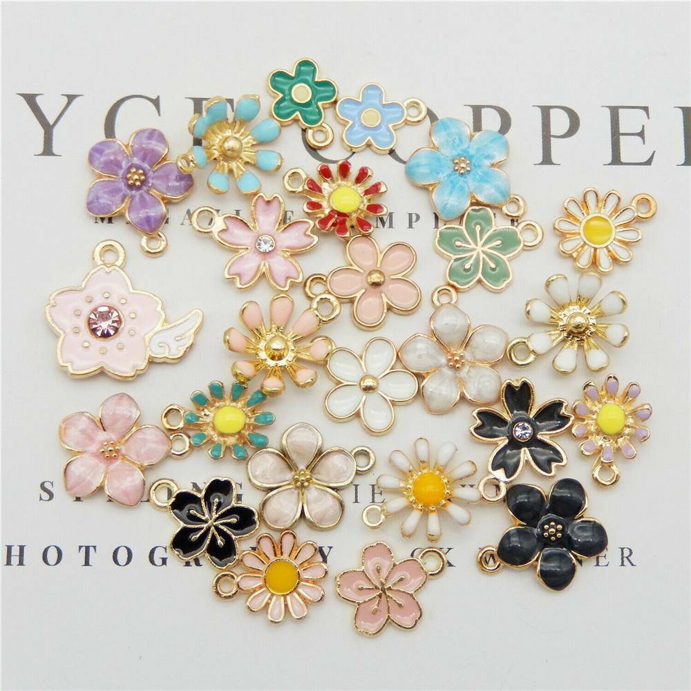40pcs Enamel Alloy Daisy Flowers Pendant Charms DIY Accessories Assorted Mixed !