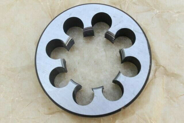 Die 68mm x 4 Metric Right hand Die M68 x 4.0mm Pitch [Die/1]