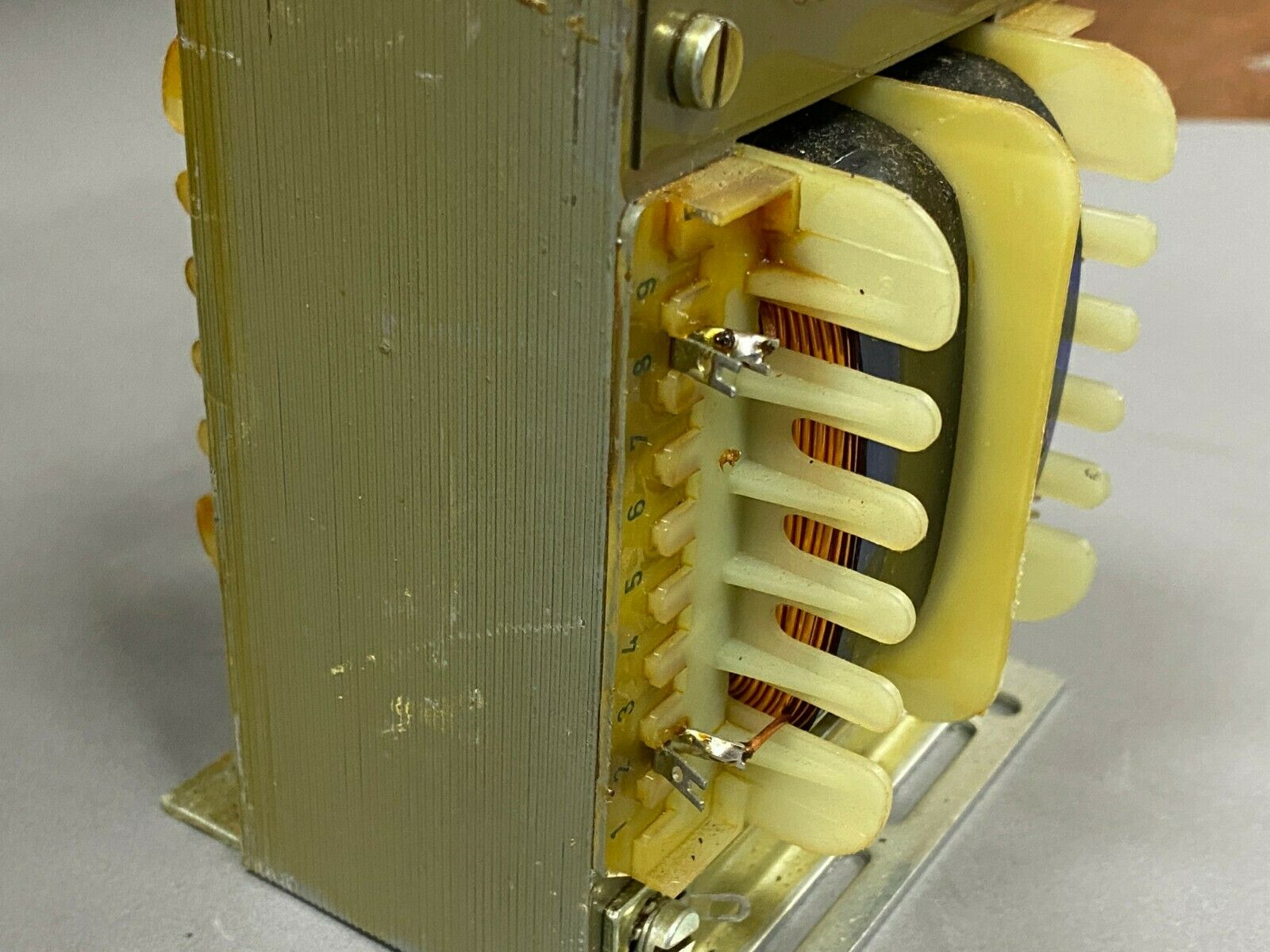 1pcs -BLOCK TYP B 9409007 210VA 115V/2.06A 35V/3A 35V/3A TRANSFORMER