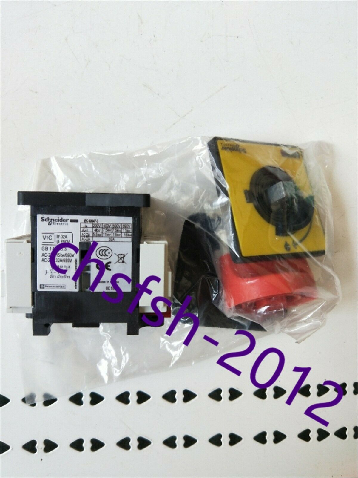 1 pcs New IN Box Schneider V1C 32A Isolating Switch