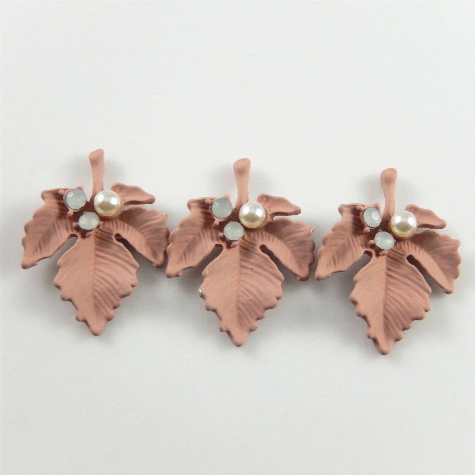 10 pcs Frosted Pink Maple Charm Alloy Leaf Pendant Faux Pearls Decor 29x21x6mm