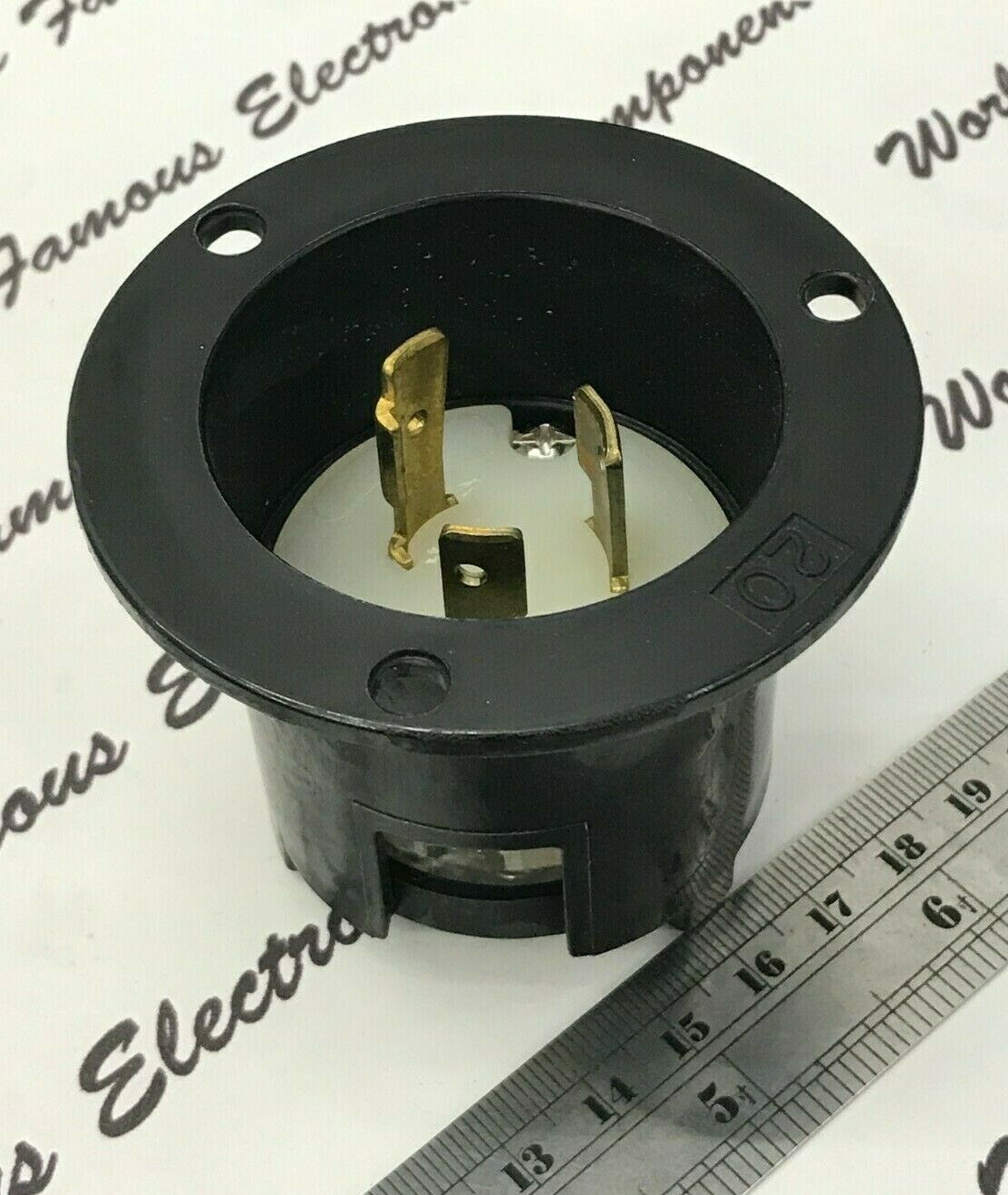1pcs - COOPER CWL520FO NEMA L5-20 H/L FLGD OUTLET 2P 3W 20A 125V-BLK & WHT