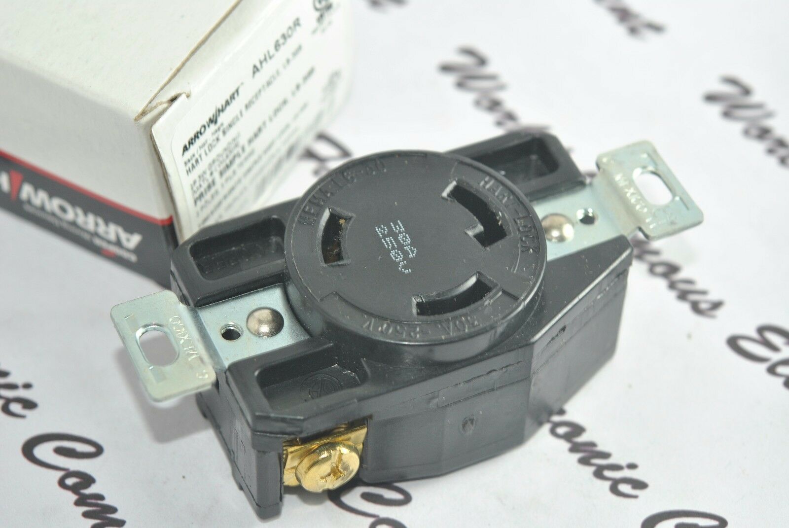 1pcs-COOPER AHL630R NEMA L6-30R 30A 250V Twist Hart-Lock Locking Receptacle