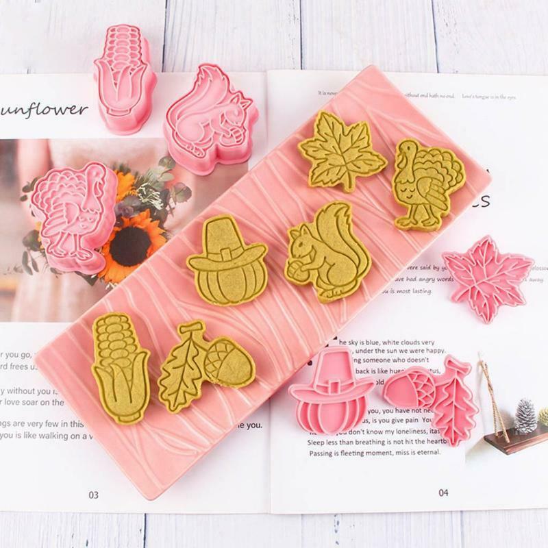 6 PCS Thanksgiving Pine Cone Pumpkin Turkey Squirrel Shaped Plastic Material