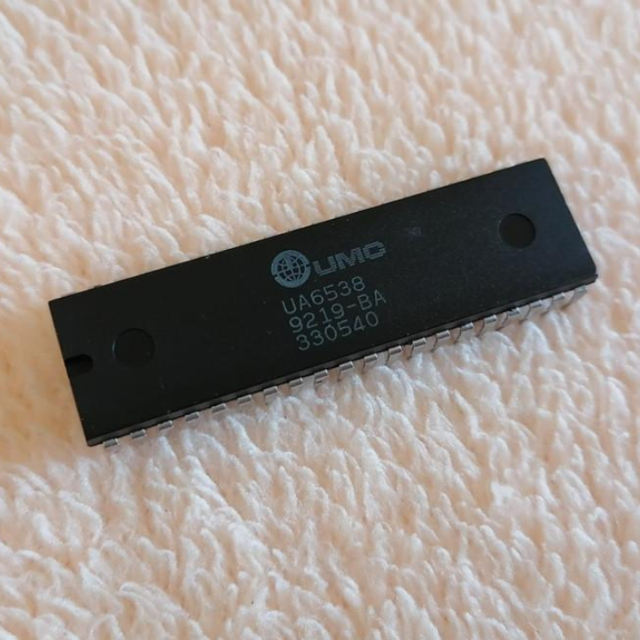 1PCS  IC UMC DIP-40 UA6538