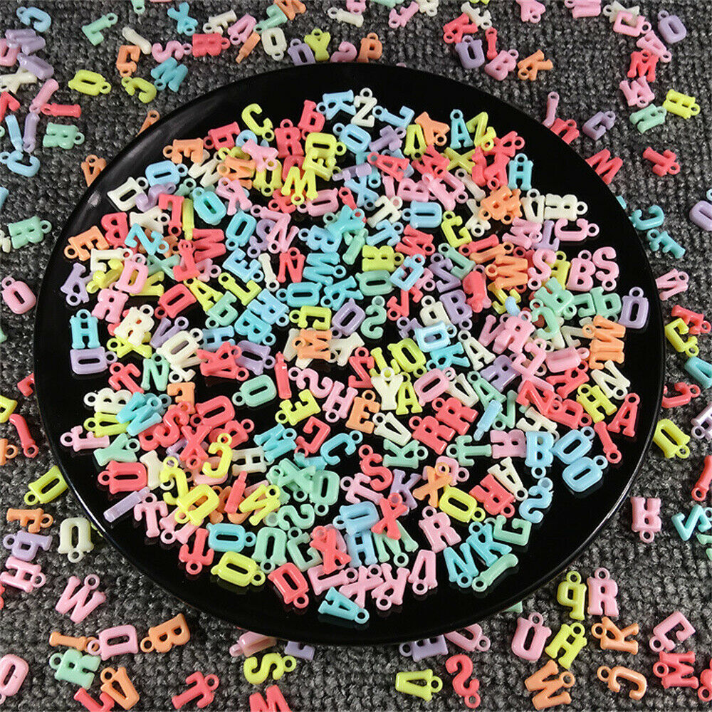 200pcs Assorted Acrylic Alphabet Charm Letter A to Z Pendant Keychain Dangle DIY