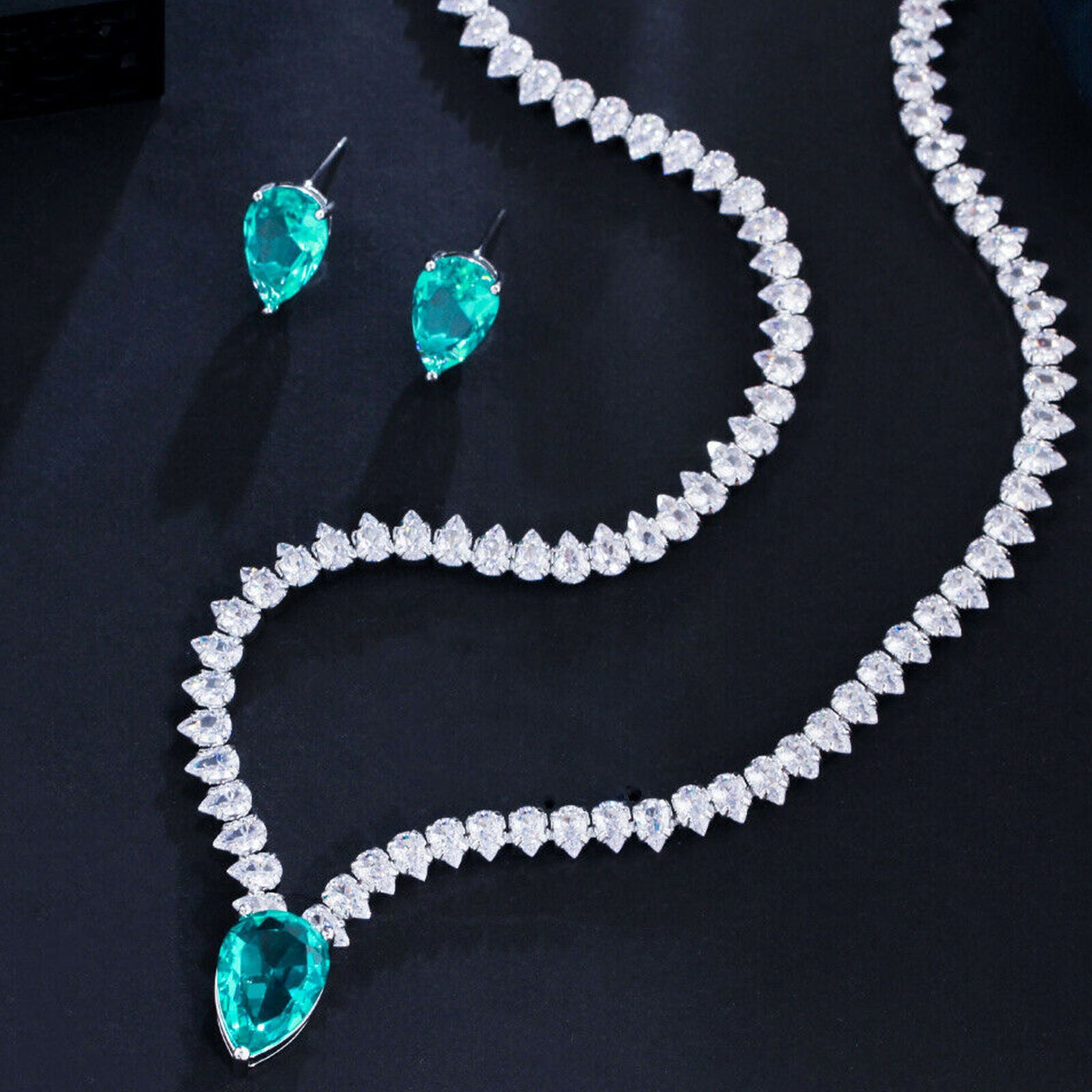 Awesome Green Stone Necklace Stud Earrings Jewelry Set for Brides Pageant