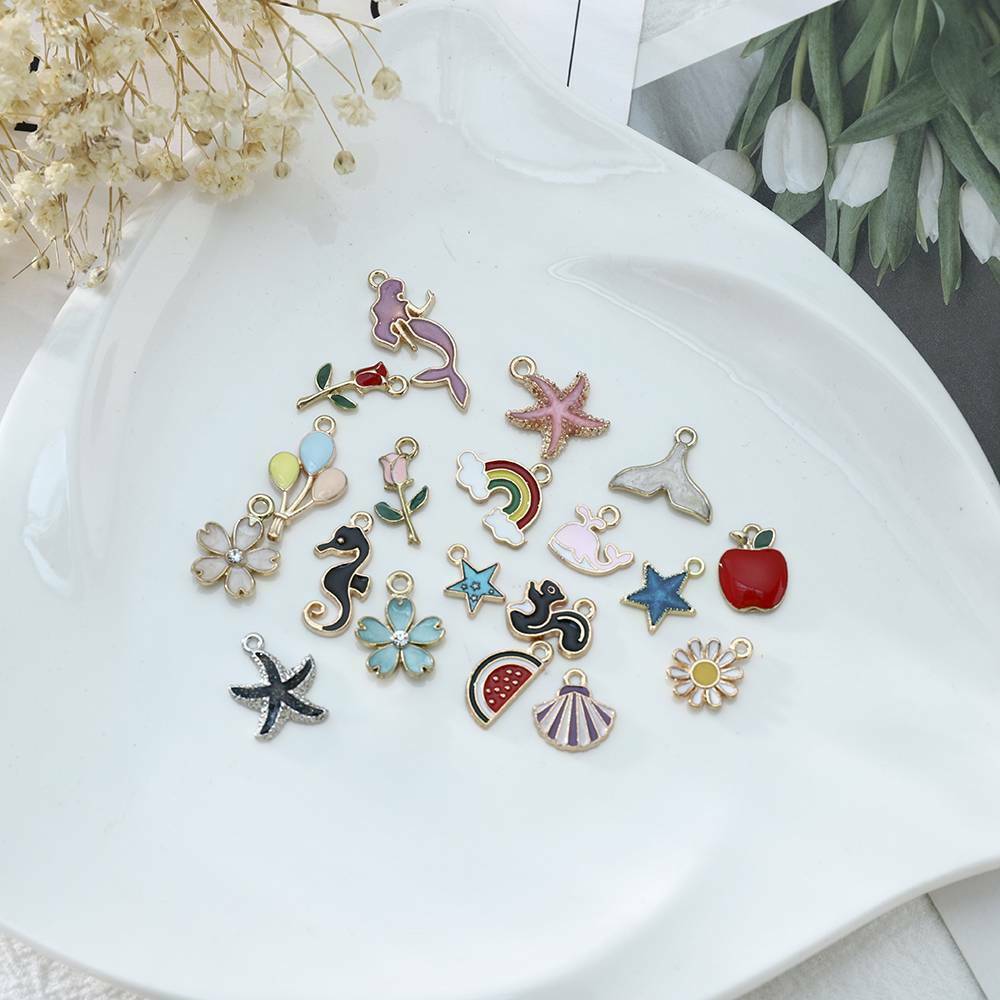 20x Enamel Mixed Random Send Alloy Pendants Charm Jewelry DIY Accessories Set