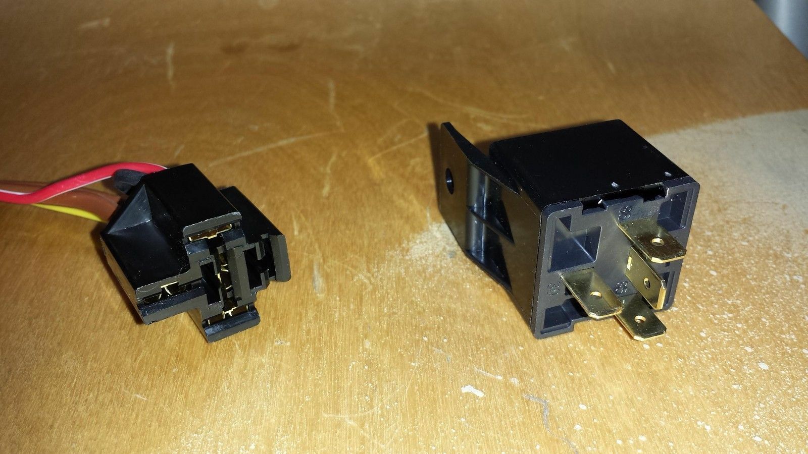 4 PIN NORMALLY CLOSED RELAY WITH PRE WIRED HOLDER 12V DC 20 AMP NEW N/C X5
