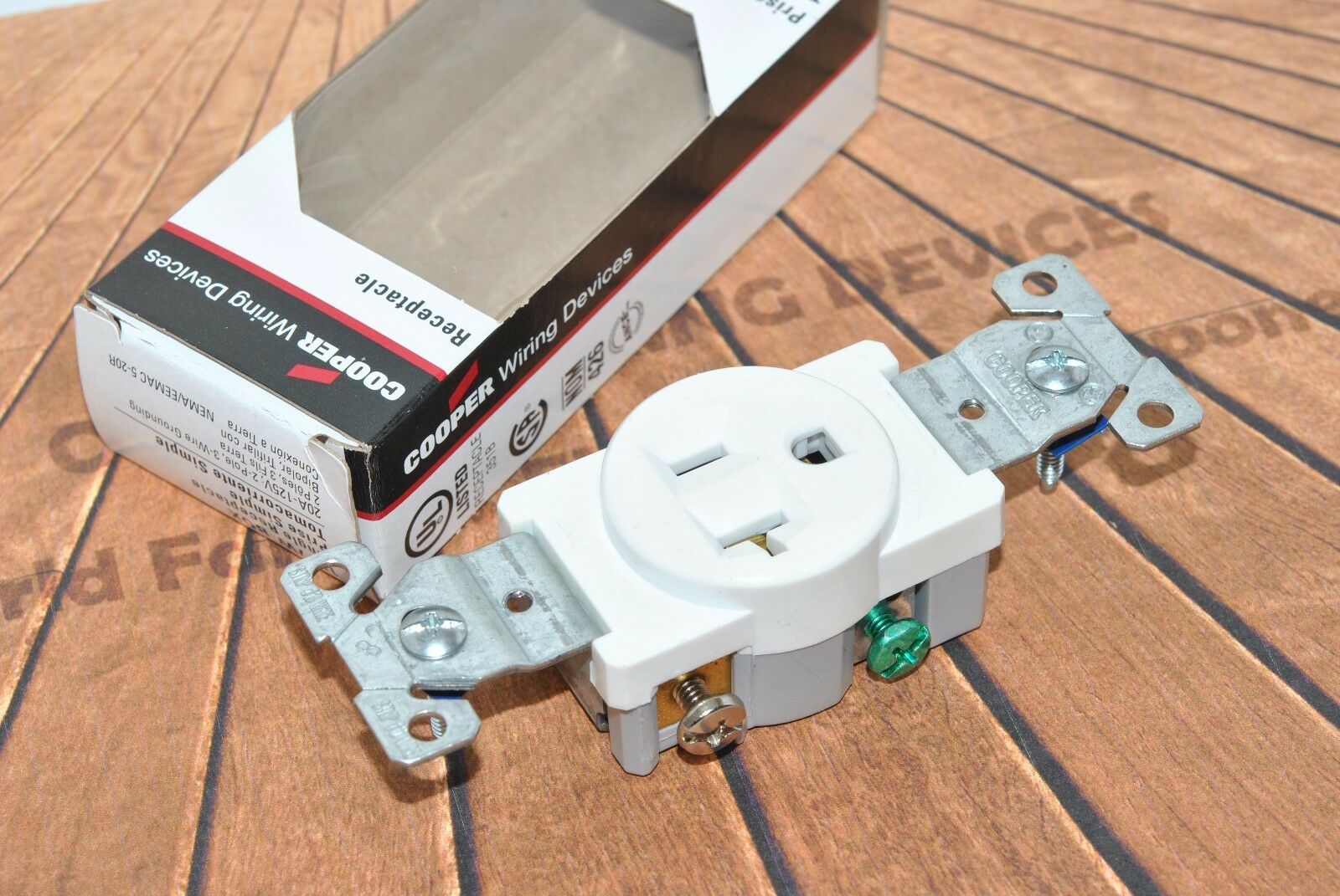 1pcs-COOPER 1877W 20A 125V 5-20R Single Receptacle - commercial specification
