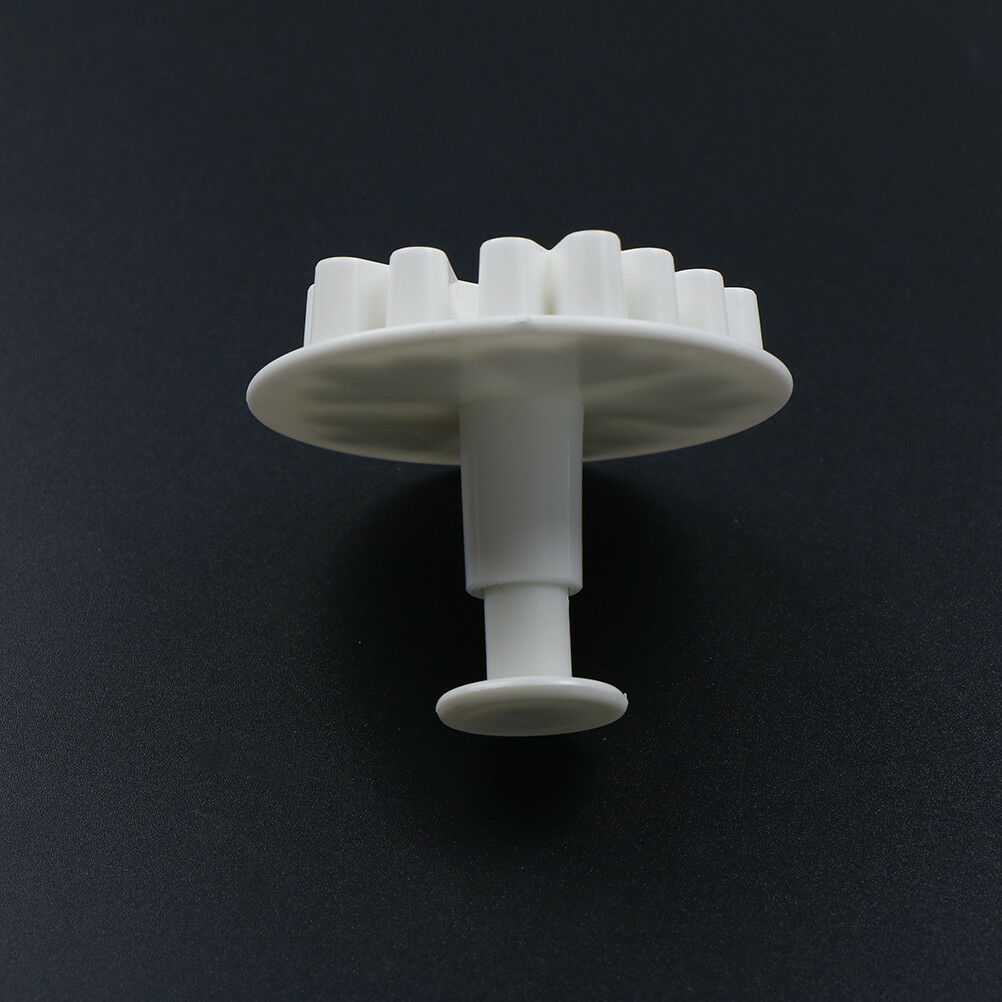 3pcs Snowflake Plunger Cutter Mold Sugarcraft Fondant Cake Decorating Tool.l8