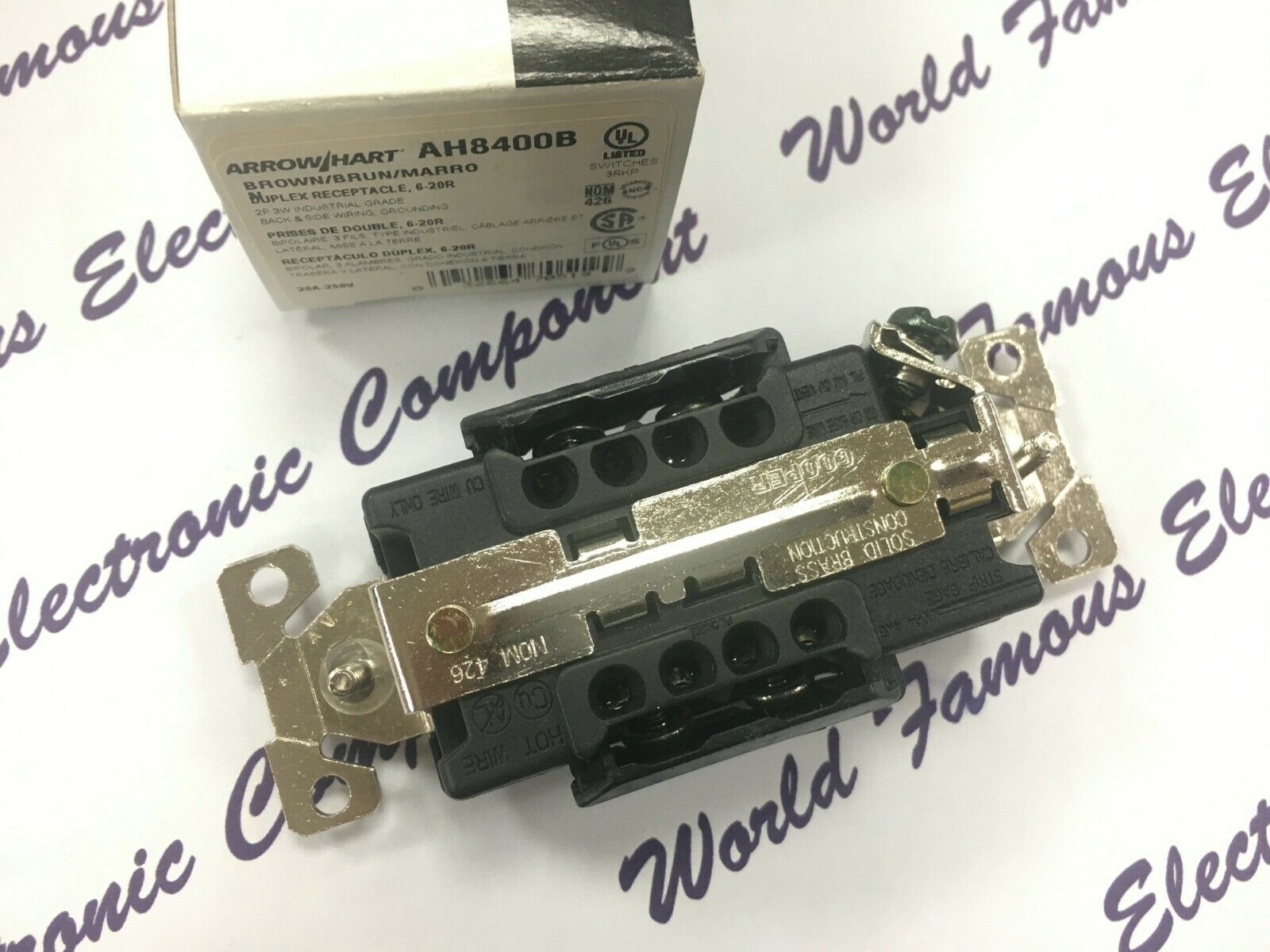 1pcs- COOPER AH8400B 20A-250V NEMA6-20 Premium Hosptial Duplex Receptacle Outlet