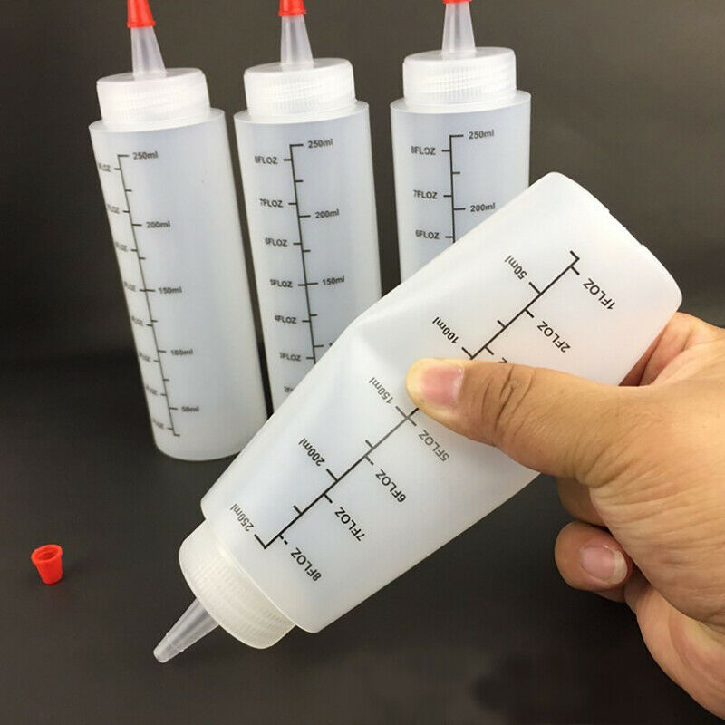 Needle nosed Scale Squeezabl Bottle With Leak-proof Salad Squeeze Bottle Kitchen