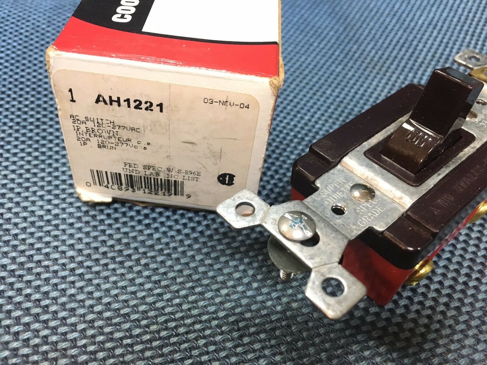 1pcs - COOPER AH1221 20A 120-277VAC Toggle Switch
